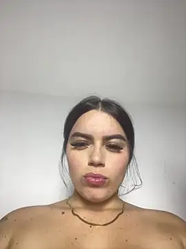 Shalo00 online show from 07-18-26, 03:48