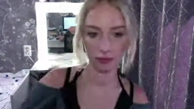 Snapshot of ellisweets chatting on 08-07-26, 10:32 ellisweets online show from 08-07-26, 10:32