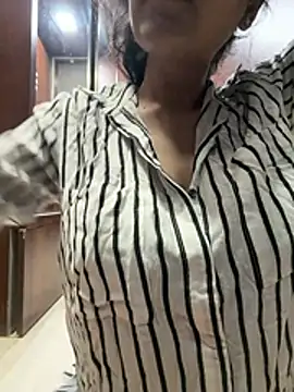 Snapshot of Tanya-love chatting on 07-21-26, 05:25 Tanya-love online show from 07-21-26, 05:25