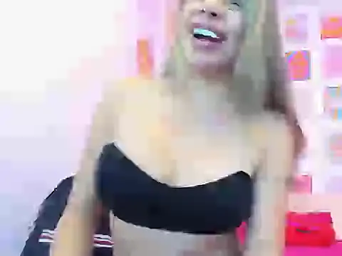 Snapshot of Taragreyt_ chatting on 07-22-26, 03:58 Taragreyt online show from 07-22-26, 03:58