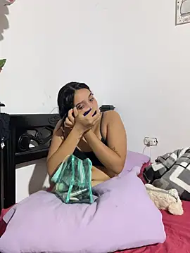 Snapshot of Reyxbabyalis chatting on 07-20-26, 01:02 Reyxbabyalis online show from 07-20-26, 01:02