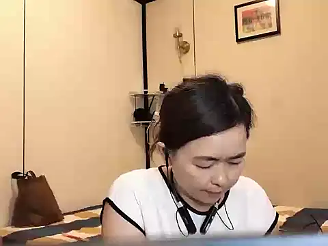 Snapshot of Lanllan chatting on 07-31-26, 10:03 Lanllan online show from 07-31-26, 10:03