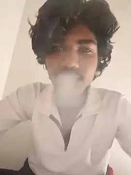 Snapshot of roshan573 chatting on 07-22-26, 03:41 roshan573 online show from 07-22-26, 03:41