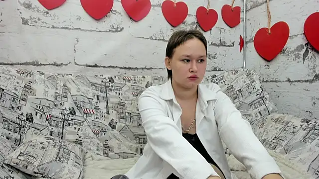 Snapshot of babe_molly chatting on 07-22-26, 01:18 babe molly online show from 07-22-26, 01:18