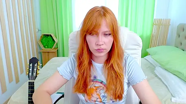 Snapshot of Fleur__Fox chatting on 07-27-26, 08:54 Fleur Fox online show from 07-27-26, 08:54