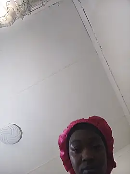 Snapshot of KhadaJah chatting on 07-21-26, 12:28 KhadaJah online show from 07-21-26, 12:28