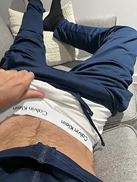 Snapshot of leowhyat chatting on 07-20-26, 10:45 leowhyat online show from 07-20-26, 10:45