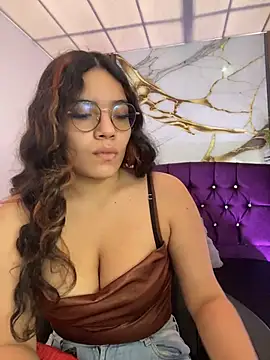 Snapshot of ariana_ec chatting on 07-22-26, 01:24 ariana ec online show from 07-22-26, 01:24