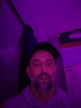 Snapshot of Bensbzh chatting on 07-22-26, 01:07 Bensbzh online show from 07-22-26, 01:07