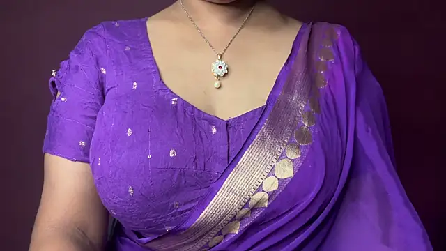 Snapshot of Hi_Rashi chatting on 07-25-26, 04:35 Hi Rashi online show from 07-25-26, 04:35