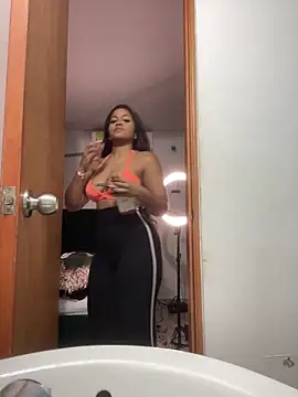 Snapshot of riri_brunnete chatting on 04-22-26, 03:46 riri brunnete online show from 04-22-26, 03:46