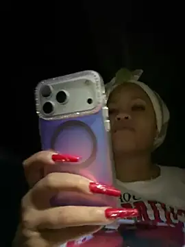 Snapshot of riri_brunnete chatting on 06-28-26, 04:52 riri brunnete online show from 06-28-26, 04:52