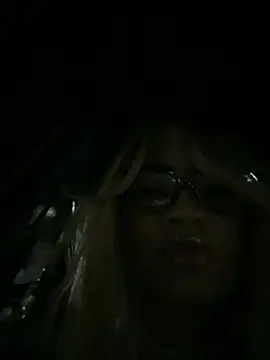 Snapshot of riri_brunnete chatting on 05-20-26, 04:31 riri brunnete online show from 05-20-26, 04:31