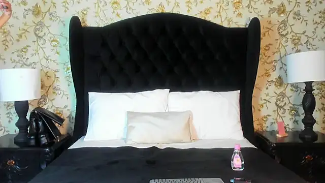 melody   online show from 07-25-26, 12:22