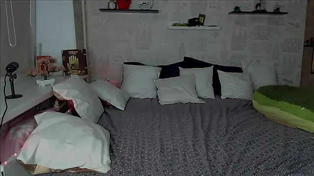 Snapshot of AleksandraCandy chatting on 07-23-26, 10:17 AleksandraCandy online show from 07-23-26, 10:17