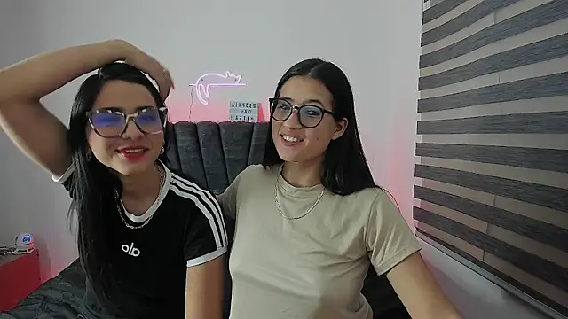 Snapshot of Lisa_sophia_ chatting on 07-26-26, 02:40 Lisa sophia online show from 07-26-26, 02:40