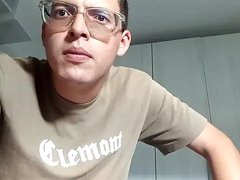 Mougly 426 online show from 07-24-26, 04:36