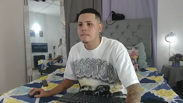 AnthoonyReyes online show from 07-25-26, 02:34