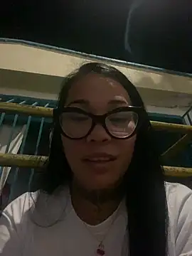 Snapshot of Angeles_doll_ chatting on 07-28-26, 06:21 Angeles doll online show from 07-28-26, 06:21