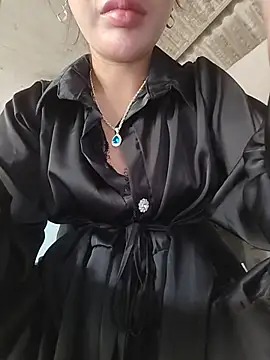 Snapshot of Coral_hi chatting on 07-24-26, 03:35 Coral hi online show from 07-24-26, 03:35