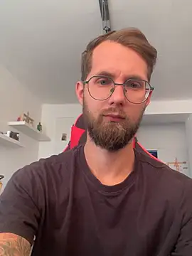 Snapshot of marek55cz chatting on 07-24-26, 05:20 marek55cz online show from 07-24-26, 05:20