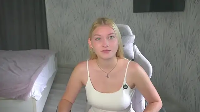 Snapshot of WilleneVanskiver chatting on 07-26-26, 05:47 WilleneVanskiver online show from 07-26-26, 05:47