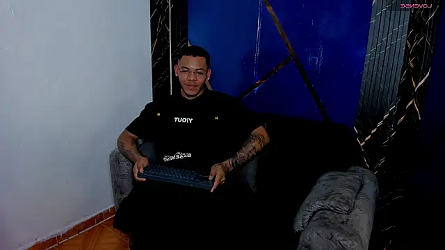 Snapshot of BRAHIAN_STEVEN chatting on 07-26-26, 06:37 BRAHIAN STEVEN online show from 07-26-26, 06:37