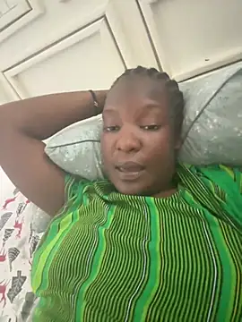 Snapshot of curvyreen chatting on 08-05-26, 06:29 curvyreen online show from 08-05-26, 06:29