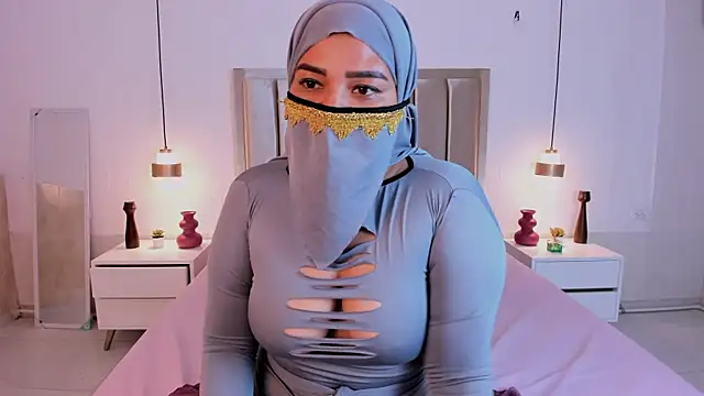 amira farahh online show from 07-25-26, 11:22