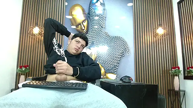AlejoBussnek online show from 07-28-26, 12:48
