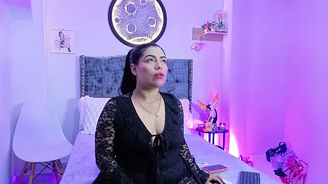 kyana cream online show from 07-25-26, 12:00