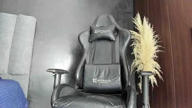 Enzo Maserati online show from 07-28-26, 02:19