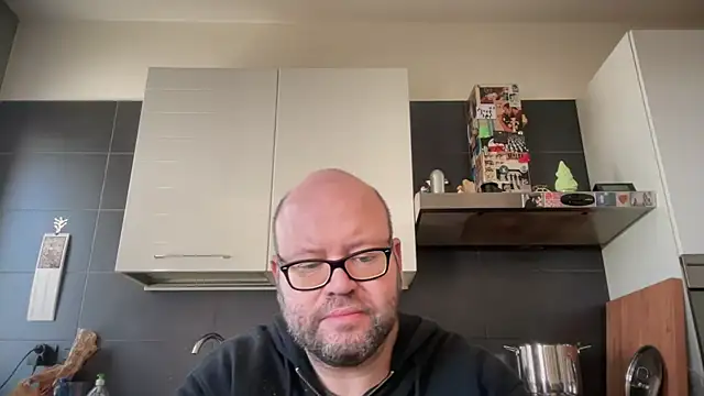 theitalianbear online show from 10-10-25, 08:26