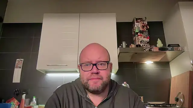 theitalianbear online show from 11-30-25, 02:45