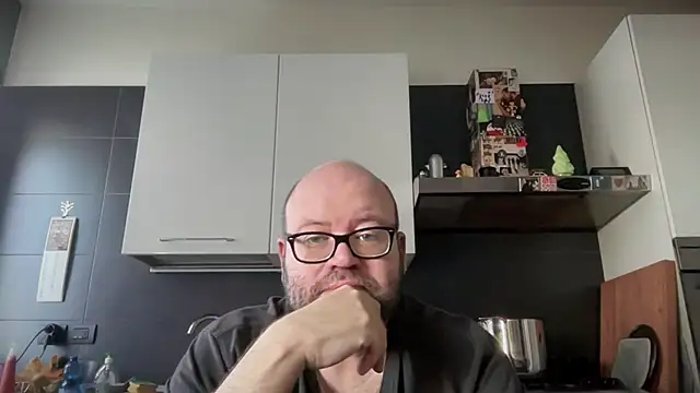 theitalianbear online show from 10-12-25, 06:37