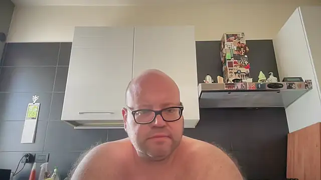 theitalianbear online show from 05-26-26, 08:23