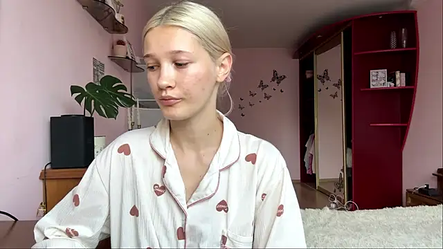 RoxyKindlimann online show from 07-27-26, 01:07