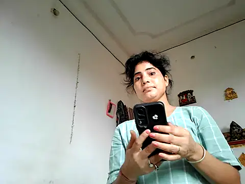 Snapshot of POJA_SHARMAA chatting on 07-31-26, 05:29 POJA SHARMAA online show from 07-31-26, 05:29