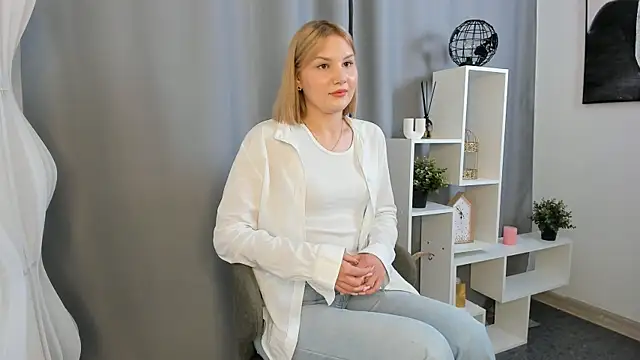 AmiraHofmeister online show from 07-27-26, 10:11