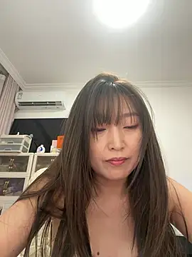 LingYuexi online show from 07-26-26, 05:20