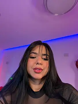 Snapshot of _kinkyalexa_ chatting on 08-06-26, 01:33 kinkyalexa online show from 08-06-26, 01:33