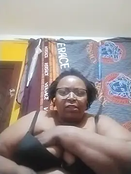 Snapshot of whewolfqueen chatting on 08-03-26, 01:36 whewolfqueen online show from 08-03-26, 01:36
