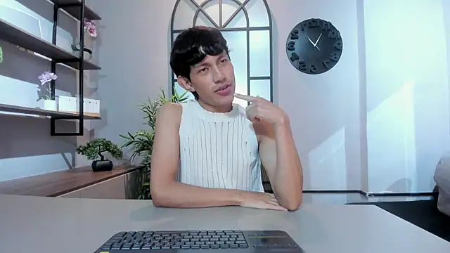 Pierre Leroy  online show from 07-29-26, 03:50