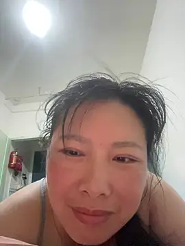 Snapshot of linlin-717 chatting on 08-01-26, 12:58 linlin-717 online show from 08-01-26, 12:58