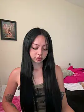 Snapshot of SierraXX chatting on 07-28-26, 03:32 SierraXX online show from 07-28-26, 03:32