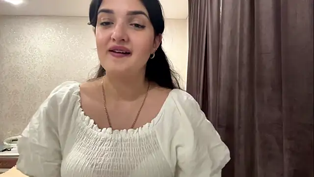 IzzabelSun online show from 07-28-26, 04:39