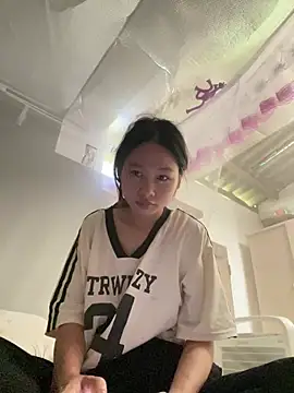 Snapshot of -vinoi- chatting on 08-01-26, 07:28 -vinoi- online show from 08-01-26, 07:28