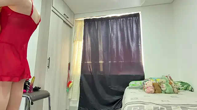 Snapshot of stephanie_v chatting on 07-29-26, 05:45 stephanie v online show from 07-29-26, 05:45