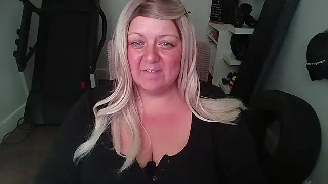 Snapshot of Blonde_Exclusive chatting on 07-30-26, 10:58 Blonde Exclusive online show from 07-30-26, 10:58