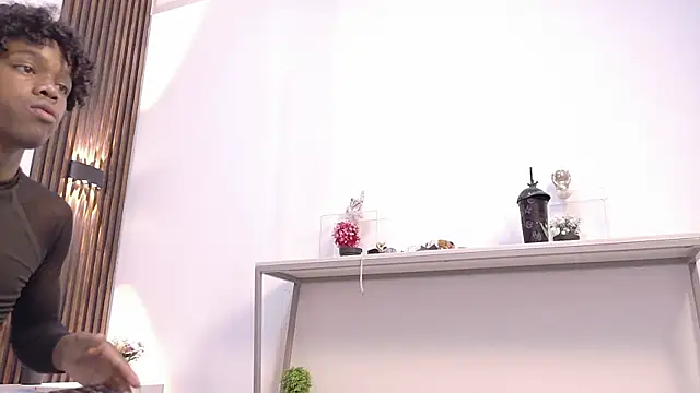 Snapshot of Milo_AfterDark chatting on 08-01-26, 04:54 Milo AfterDark online show from 08-01-26, 04:54